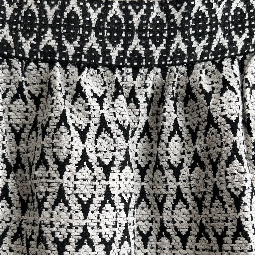 J. Crew Textured Pencil Skirt in Matelassé Textured Ivory Cream in Size 6